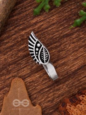 LEAFY WHISPERS - OXIDISED NON-PIERCED NOSERING