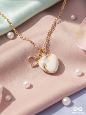 The Beach Romance- Golden Embellished Necklace With Anti-Tarnish Coating