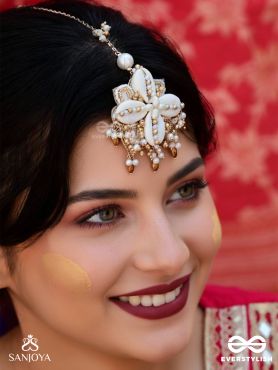 Jalkam- The Shell Cluster- Mirrors, Shells And Beads Hand Embroidered Maangtika