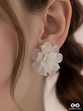  Spring fling - White floral studs 