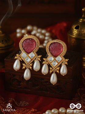 KANAKAVALLI - GOLDEN CREEPER - PEARLS, ENGRAVED STONE CUTDANA AND KUNDAN WORK EARRINGS