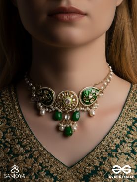 TARALIKA- STAR-LIKE- SPARKLING ENAMELLED KUNDAN NECKLACE WITH PEARLS AND BEADS 