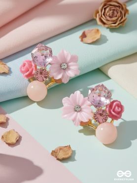 PETAL POP – CHARMING STUDS IN PINK SHADES WITH FLOWER DETAILS