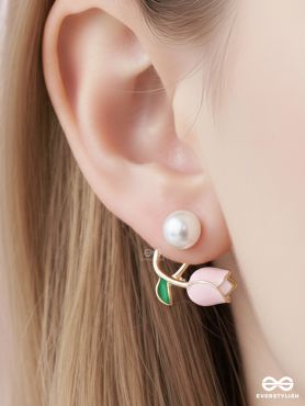 PINK BUDLET – SOFT FLORAL PEARL STUDS