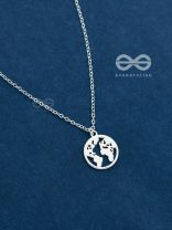 Citizen of the globe - Statement Silver Neckpiece