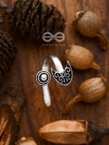 The Intricate Hypnosis Toe Ring - Tiny Trinket Collection