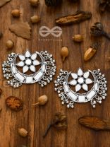 The Shimmery Eclipse - Set of Mirror Earrings and Neckpiece