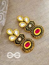 The Royal Magnificence - Statement Golden Set of Neckpiece and Earrings