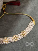 The Classy Elegance - Set of Statement Choker and Studs (Naive Peach)