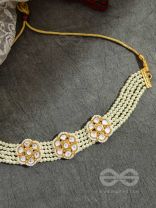The Classy Elegance - Set of Statement Choker and Studs ( Pearl white)