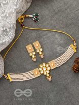THE ETHERAL ELEGANCE - SET OF STATEMENT CHOKER AND EARRINGS (Pastel pink)