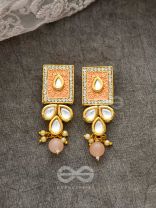 THE ETHERAL ELEGANCE - SET OF STATEMENT CHOKER AND EARRINGS (Pastel pink)