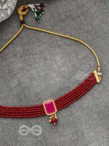 THE MYSTICAL MAGNIFICENCE - SET OF STATEMENT CHOKER AND EARRINGS (BERRY RED)