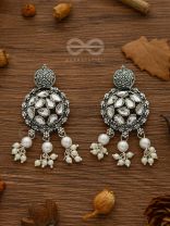 The Intricate Epitome - Embellished Oxidised Set of Choker and Earrings (White)