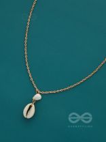 Beach Nostalgia- Golden Seashell Necklace With Anti-Tarnish Coating