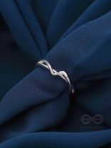 The Twisted Vine- Elegant Silver Ring