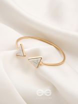 The Gorgeous Charmer- Marble Triangles Bracelet - White