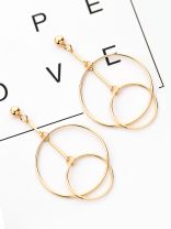The Interlocked Circles - Elegant Golden Earrings
