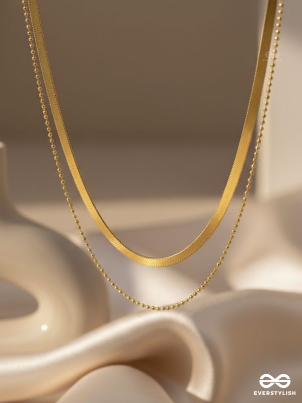 The Woman of Elegance - Golden Multilayered Neckpiece