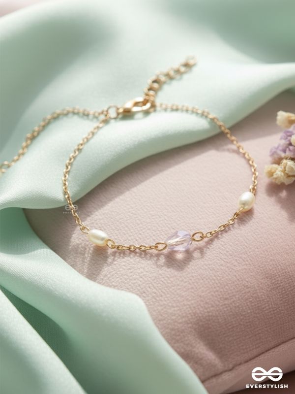 The Sunlit Beach- Pearls and Crystal Studded Golden Bracelet