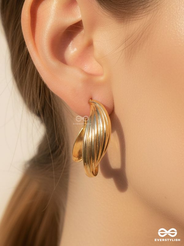 LEVELING IT UP - STATEMENT GOLDEN HOOPS
