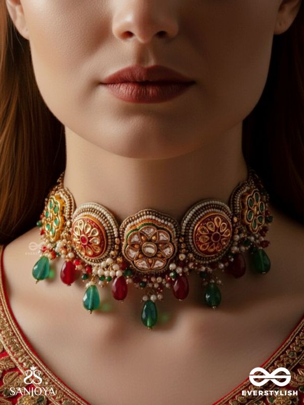 KUSUMAVALI - ROW OF FLOWERS - NECKLACE WITH CIRCULAR MOTIFS WITH GREEN, RED AND GOLDEN ELEMENTS