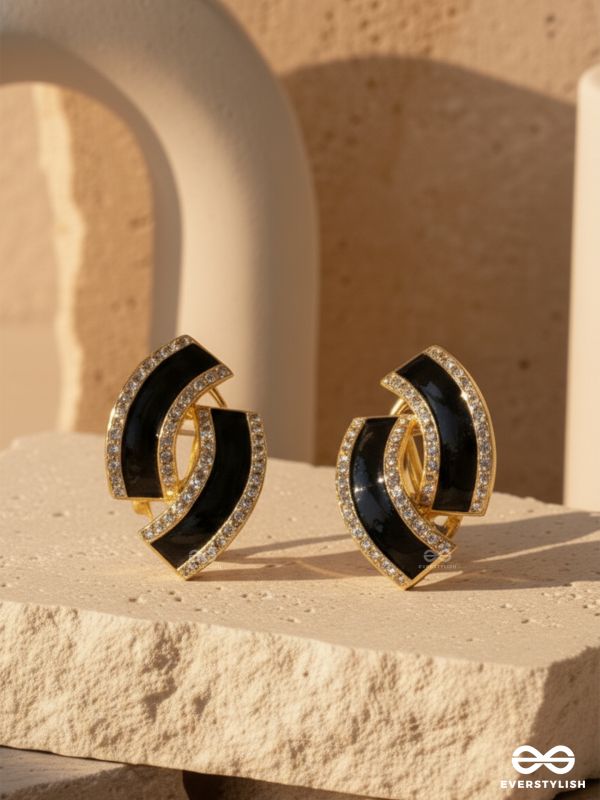 THE MOD CURVE – GLOSSY BLACK STUDS WITH SILVER EDGE